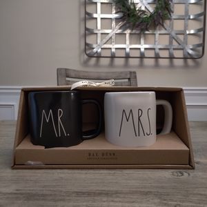 Rae Dunn Mug Set - Mr. And Mrs.